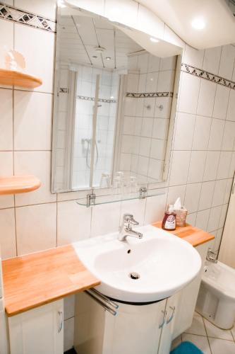 This photo about Vino Verde shared on HyHotel.com