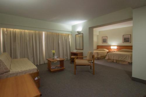 Hotel Cristina Suites in Puerto La Cruz Hotel Cristina Suites in Puerto La Cruz