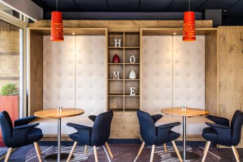 Bar/lounge, Ibis London East Barking in Greater London East Bar/lounge, Ibis London East Barking in Greater London East