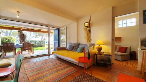 Mediterranean Beach House in ดูบา Mediterranean Beach House in ดูบา