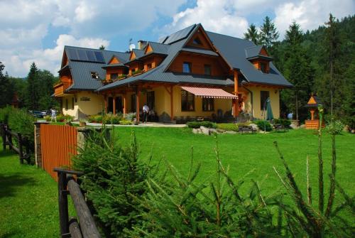 Kert, Willa Zarebek in Lopuszna Kert, Willa Zarebek in Lopuszna