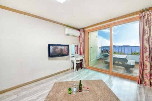 This photo about Ganghwa Sol Orem Pension shared on HyHotel.com