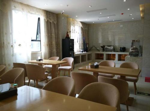 Restaurant, Lavande Hotel Shantou Chenghai Xiushuiyuan in Shantou Restaurant, Lavande Hotel Shantou Chenghai Xiushuiyuan in Shantou