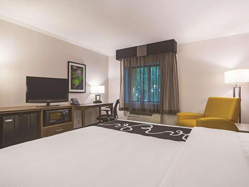 Facilities, La Quinta Inn & Suites by Wyndham Atlanta Midtown - Buckhead in Lindridge-Martin Manor Facilities, La Quinta Inn & Suites by Wyndham Atlanta Midtown - Buckhead in Lindridge-Martin Manor