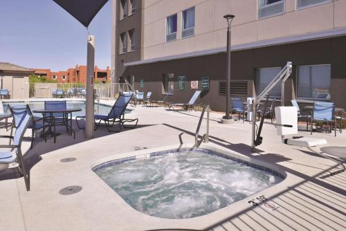 Einrichtungen, La Quinta Inn & Suites by Wyndham Page at Lake Powell in Page (AZ) Einrichtungen, La Quinta Inn & Suites by Wyndham Page at Lake Powell in Page (AZ)