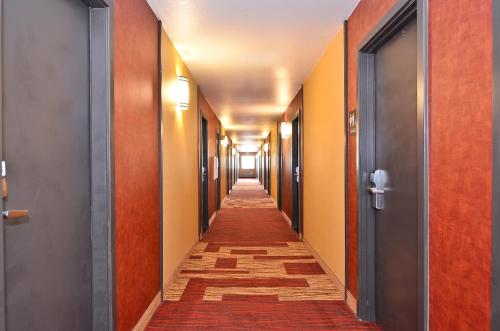 設施, 克拉克馬斯套房旅館 (Clackamas Inn and Suites) in 克拉卡瑪斯 (OR) 設施, 克拉克馬斯套房旅館 (Clackamas Inn and Suites) in 克拉卡瑪斯 (OR)