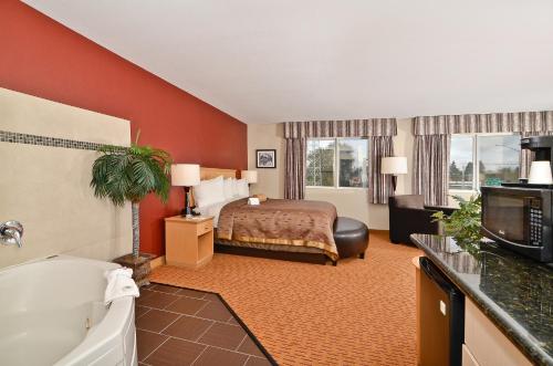 克拉克馬斯套房旅館 (Clackamas Inn and Suites) in 克拉卡瑪斯 (OR) 克拉克馬斯套房旅館 (Clackamas Inn and Suites) in 克拉卡瑪斯 (OR)
