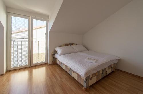 Apartmán Okružní (Apartman Okruzni) in Trebon City Center Apartmán Okružní (Apartman Okruzni) in Trebon City Center
