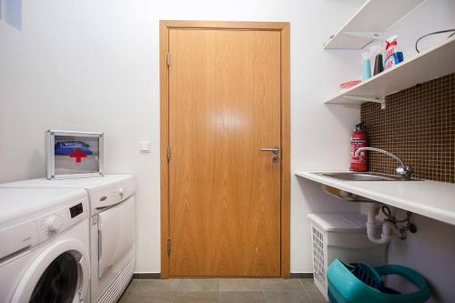 Cozy 3 bedroom house near the Blue lagoon in Njardvik Cozy 3 bedroom house near the Blue lagoon in Njardvik