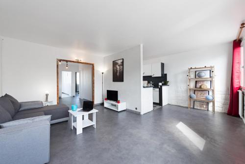Hotel T3 6 persons at 5 min from Porte de Paris