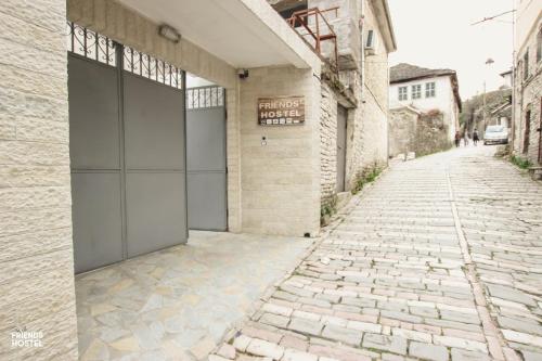 入口, Friends' Guesthouse & Hostel in 吉羅卡斯特 入口, Friends' Guesthouse & Hostel in 吉羅卡斯特