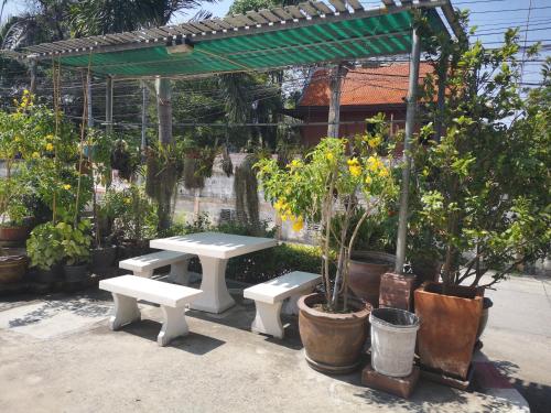 Sab Suwarn Mansion in Suphan Buri Sab Suwarn Mansion in Suphan Buri