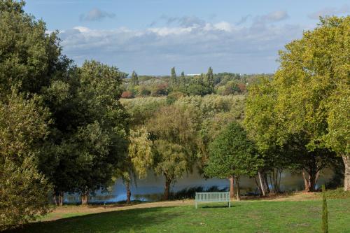 Garden, Oatlands Park Hotel in Greater London South West Garden, Oatlands Park Hotel in Greater London South West