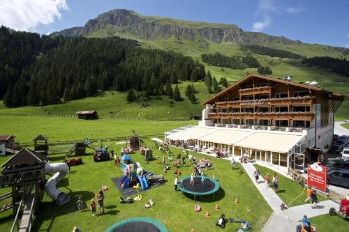 Játszótér, Kinder- & Gletscherhotel Hintertuxerhof in Hintertux Glacier Játszótér, Kinder- & Gletscherhotel Hintertuxerhof in Hintertux Glacier