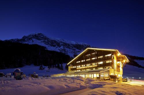 Bejárat, Kinder- & Gletscherhotel Hintertuxerhof in Hintertux Glacier Bejárat, Kinder- & Gletscherhotel Hintertuxerhof in Hintertux Glacier