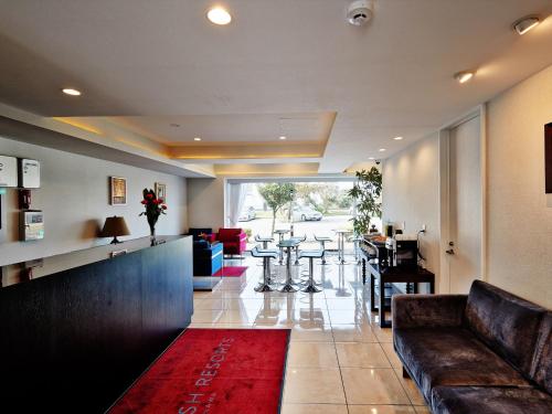 Lobby, Beachfront Tower Mihama byDSH in Chatan Lobby, Beachfront Tower Mihama byDSH in Chatan