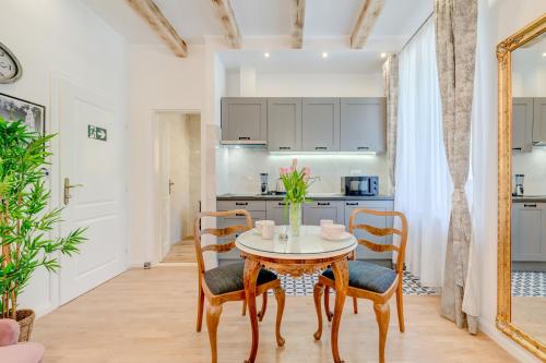 Facilities, Le Monde Luxury Accommodation in Marjan Facilities, Le Monde Luxury Accommodation in Marjan