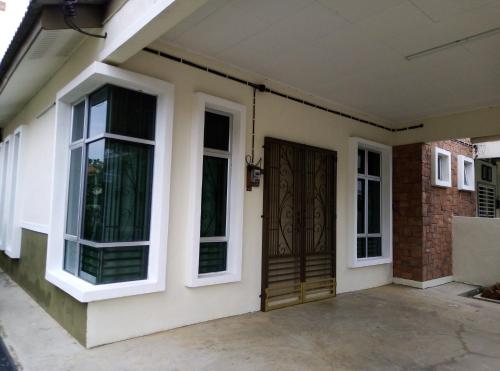 Entrance, Muslim 2 Stay in Durian Tunggal Entrance, Muslim 2 Stay in Durian Tunggal