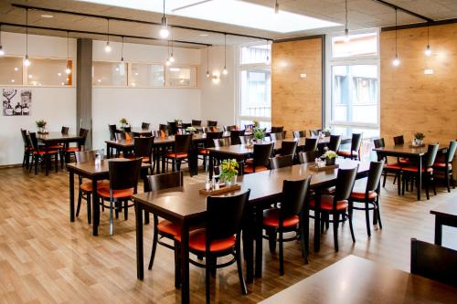 Food and beverages, Orange Hotel und Apartments in Neu-Ulm Food and beverages, Orange Hotel und Apartments in Neu-Ulm