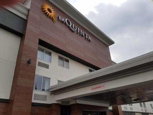 Entrada, La Quinta Inn & Suites by Wyndham Goodlettsville - Nashville in Goodlettsville Entrada, La Quinta Inn & Suites by Wyndham Goodlettsville - Nashville in Goodlettsville