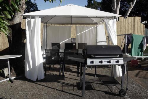 Facilities, Gonow Family Backpackers Hostel in Brisbane Facilities, Gonow Family Backpackers Hostel in Brisbane