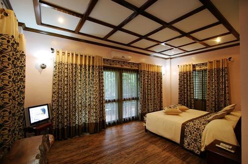 This photo about Kamayan sa Palaisdaan shared on HyHotel.com