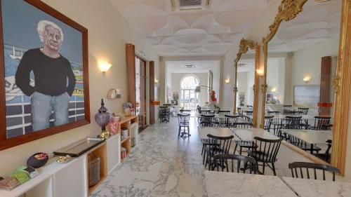 Food and beverages, Hotel L'orque Bleue in Sete Food and beverages, Hotel L'orque Bleue in Sete