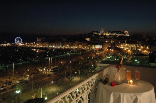 ระเบียง/ชานเรือน, โรงแรมสเปลนดิด (Splendid Hotel) in กลางเมืองคานส์ ระเบียง/ชานเรือน, โรงแรมสเปลนดิด (Splendid Hotel) in กลางเมืองคานส์