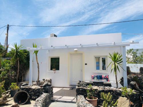 Villa Livadaros in Santorini Villa Livadaros in Santorini