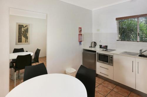 Kitchen, Paradise on the Beach Resort in Cairns Kitchen, Paradise on the Beach Resort in Cairns