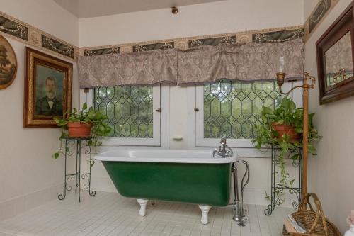 Herlong Mansion Bed & Breakfast in Micanopy (FL) Herlong Mansion Bed & Breakfast in Micanopy (FL)