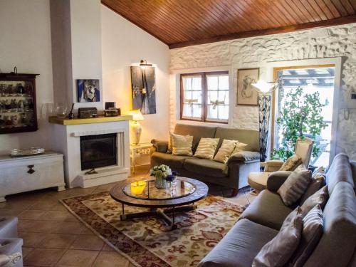 Casa de Pedras Alvas in เซโลริโก เด บาสโต Casa de Pedras Alvas in เซโลริโก เด บาสโต