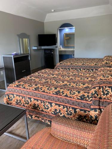 This photo about Camelot Inn & Suites shared on HyHotel.com