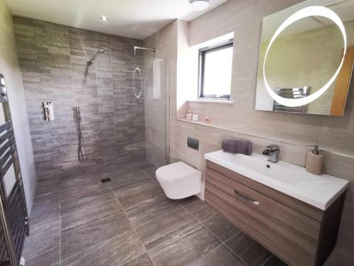 Banyo, Beau Rivage in Westhill Banyo, Beau Rivage in Westhill
