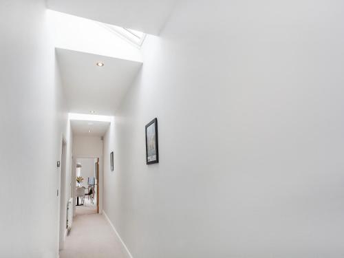 Giriş, White House Apartments-Free parking 1 car per apartment in Huntington and New Earswick Giriş, White House Apartments-Free parking 1 car per apartment in Huntington and New Earswick