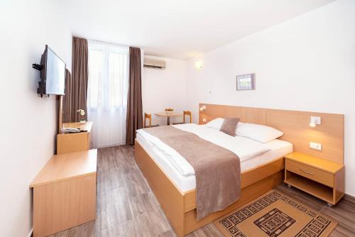 Hotel Omorika in เกาะครึก Hotel Omorika in เกาะครึก