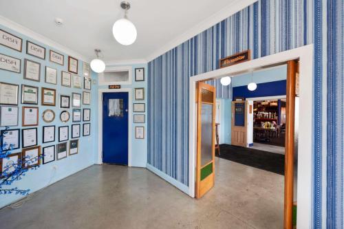 ล็อบบี้, คอมฟอร์ต อินน์ เวสต์ชอร์ บีช (Comfort Inn Westshore Beach) in เวสท์ชอร์ ล็อบบี้, คอมฟอร์ต อินน์ เวสต์ชอร์ บีช (Comfort Inn Westshore Beach) in เวสท์ชอร์