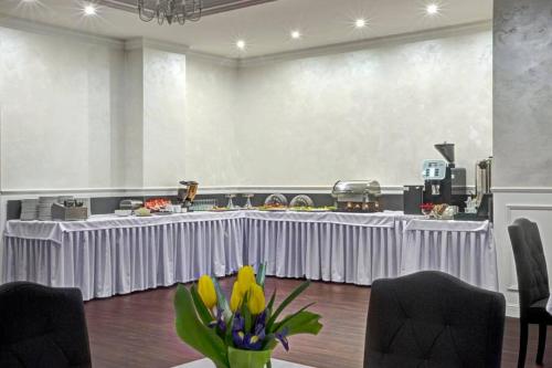 This photo about Hotel i Restauracja Bona shared on HyHotel.com