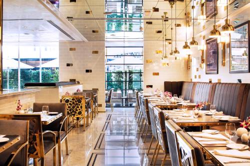 Restaurant, Tamani Marina Hotel and Hotel Apartments in Dubai Marina Restaurant, Tamani Marina Hotel and Hotel Apartments in Dubai Marina