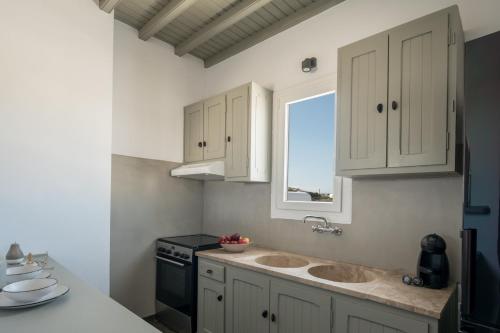 Kitchen, Olive Mykonos Villas in Mykonos Kitchen, Olive Mykonos Villas in Mykonos