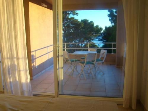 Hôtel Apartments with a parking space Brela, Makarska - 16596