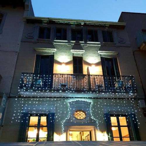 Hotel Hostal Chic in San Feliu de Guixols Hotel Hostal Chic in San Feliu de Guixols