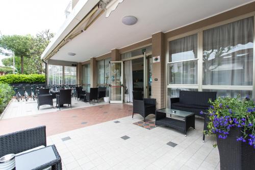 Entrada, Hotel Cimarosa in Riccione Waterfront Entrada, Hotel Cimarosa in Riccione Waterfront