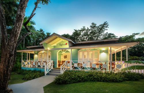 Restaurant, Viva Heavens by Wyndham, A Trademark All Inclusive in Puerto Plata Restaurant, Viva Heavens by Wyndham, A Trademark All Inclusive in Puerto Plata