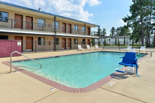 Americas Best Value Inn Kinder Hotel