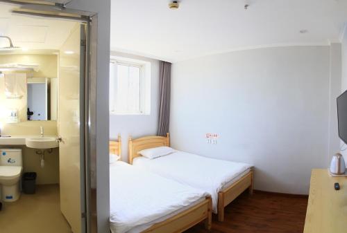 Beijing Xingshe Youth Hostel--Nearby Tiananmen square & Forbidden City & Houhai Bar street--1 minute in Back Lakes (Hou Hai) Beijing Xingshe Youth Hostel--Nearby Tiananmen square & Forbidden City & Houhai Bar street--1 minute in Back Lakes (Hou Hai)