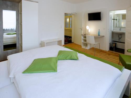 This photo about Hotel Karolinger-Hof shared on HyHotel.com