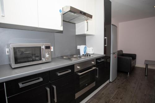 Kitchen, Beaverbank Place - Campus Residence in Broughton Kitchen, Beaverbank Place - Campus Residence in Broughton