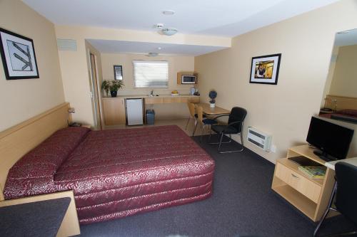 Facilities, Alhambra Oaks Motor Lodge in North Dunedin Facilities, Alhambra Oaks Motor Lodge in North Dunedin