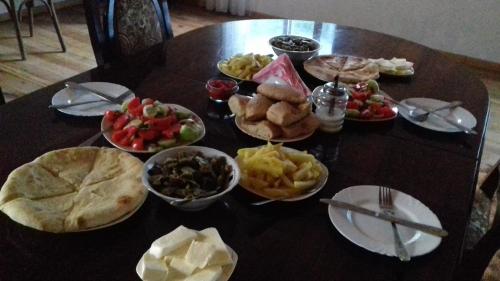 Comida y bebida, Marina's guest house in Glola Comida y bebida, Marina's guest house in Glola